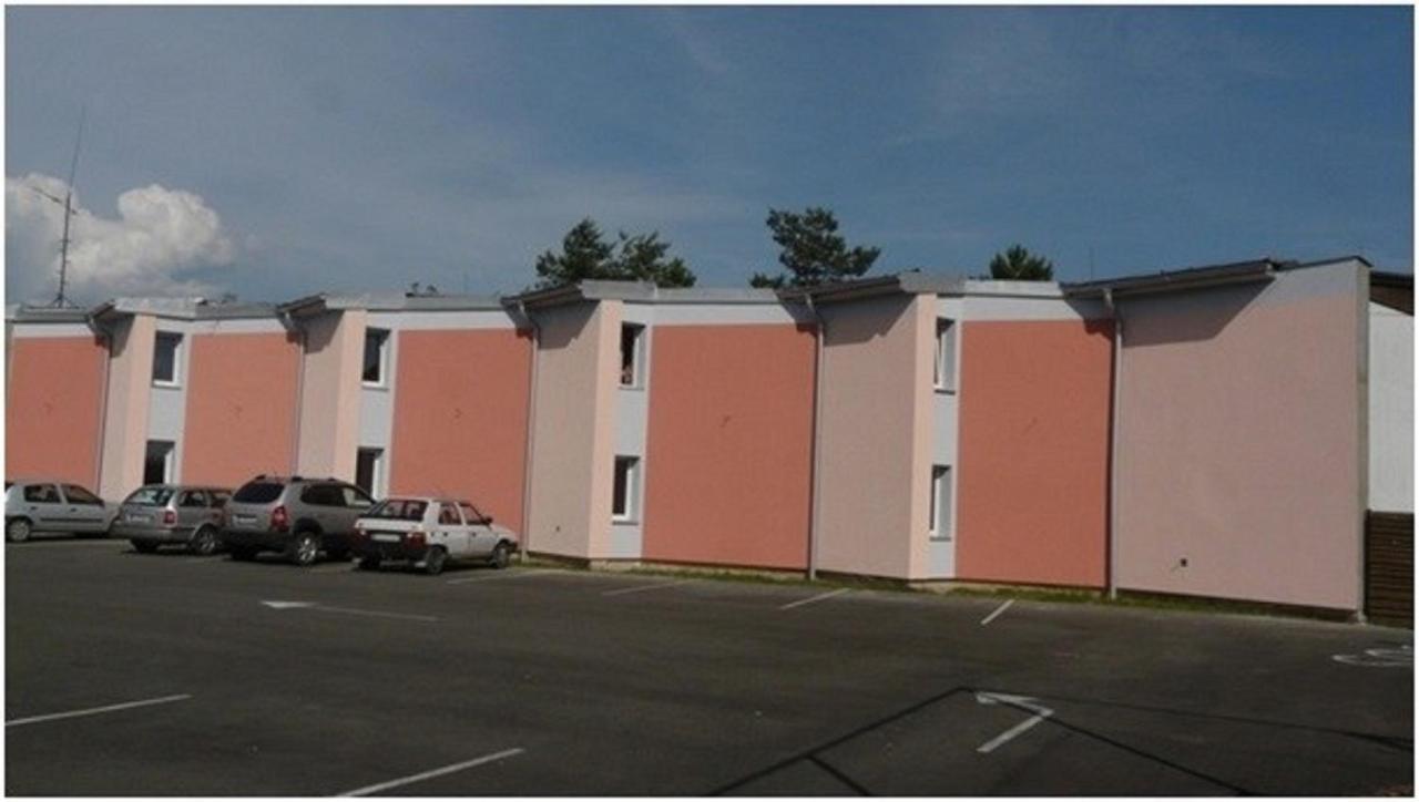 Hotel Merkur Kaluza Luaran gambar