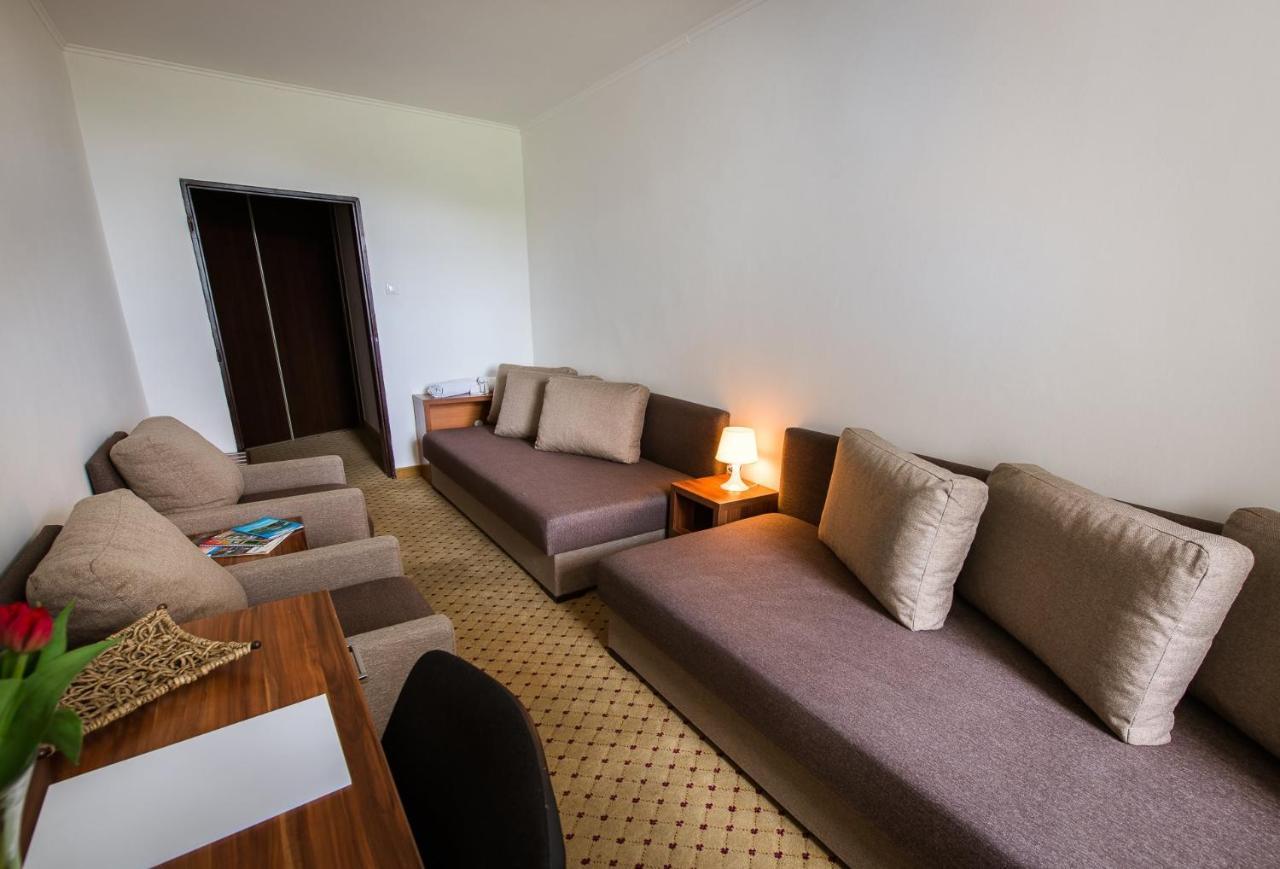 Hotel Merkur Kaluza Luaran gambar