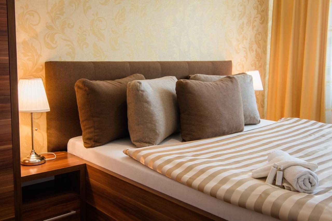 Hotel Merkur Kaluza Luaran gambar
