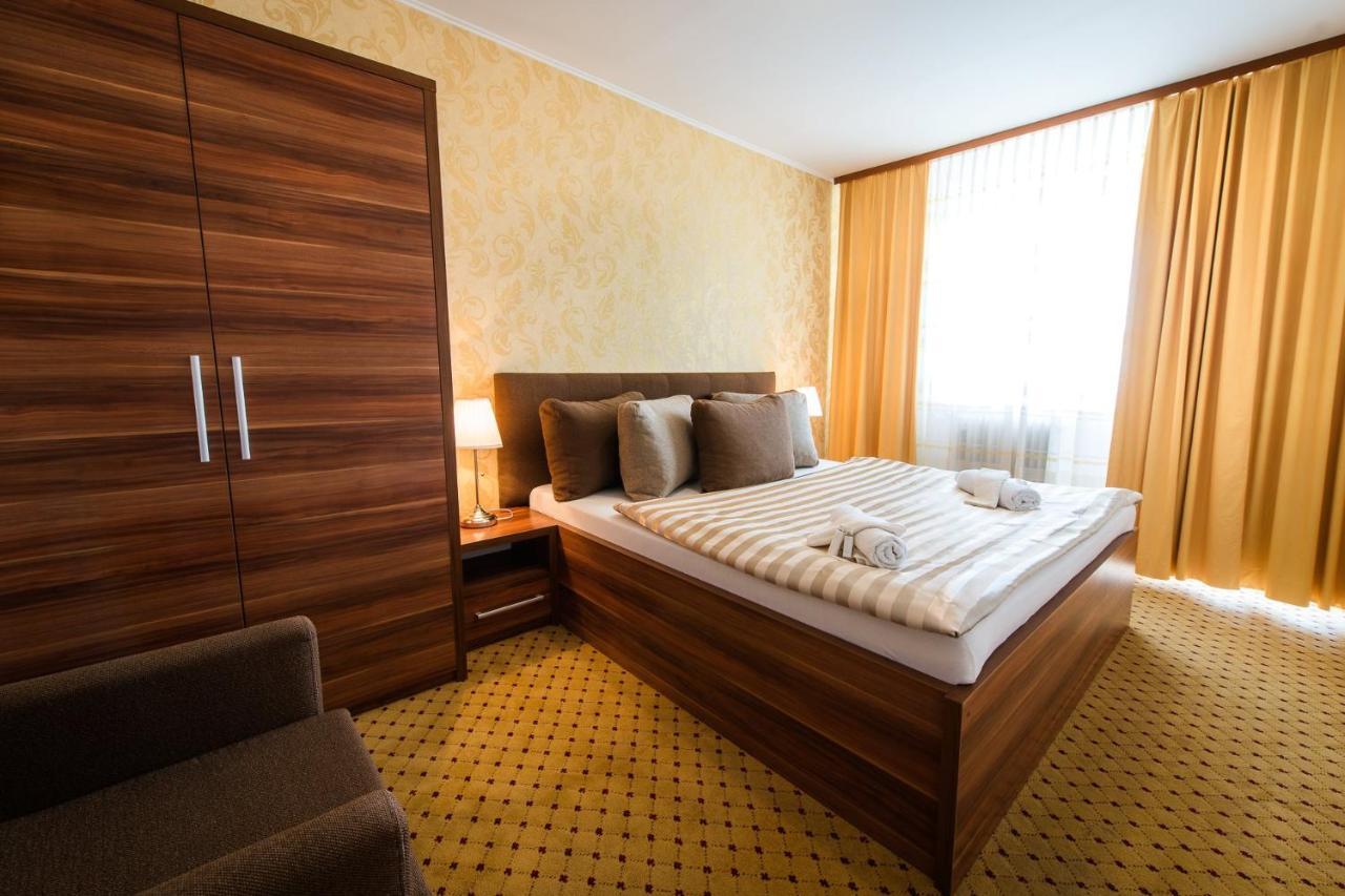 Hotel Merkur Kaluza Luaran gambar