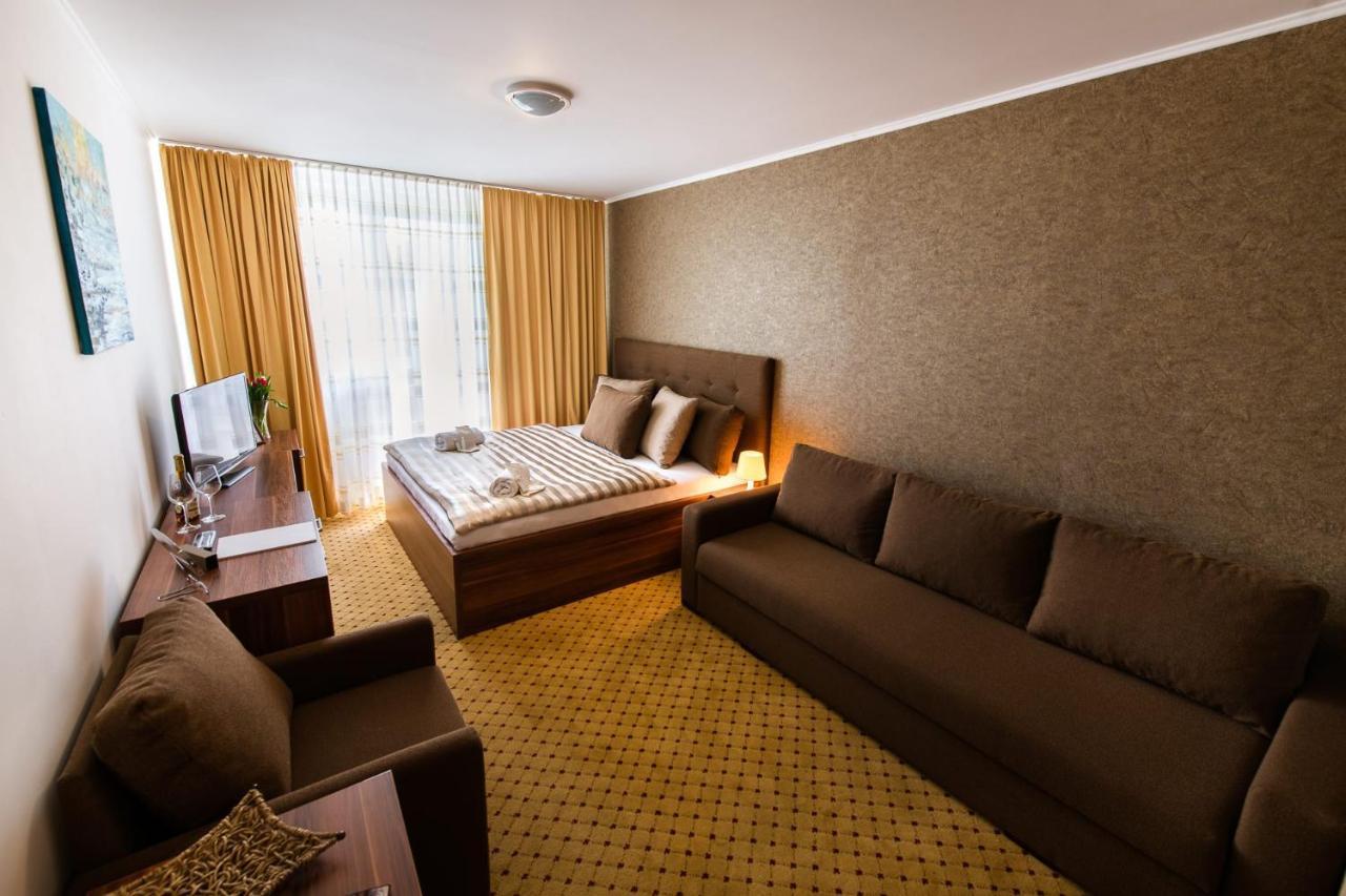 Hotel Merkur Kaluza Luaran gambar