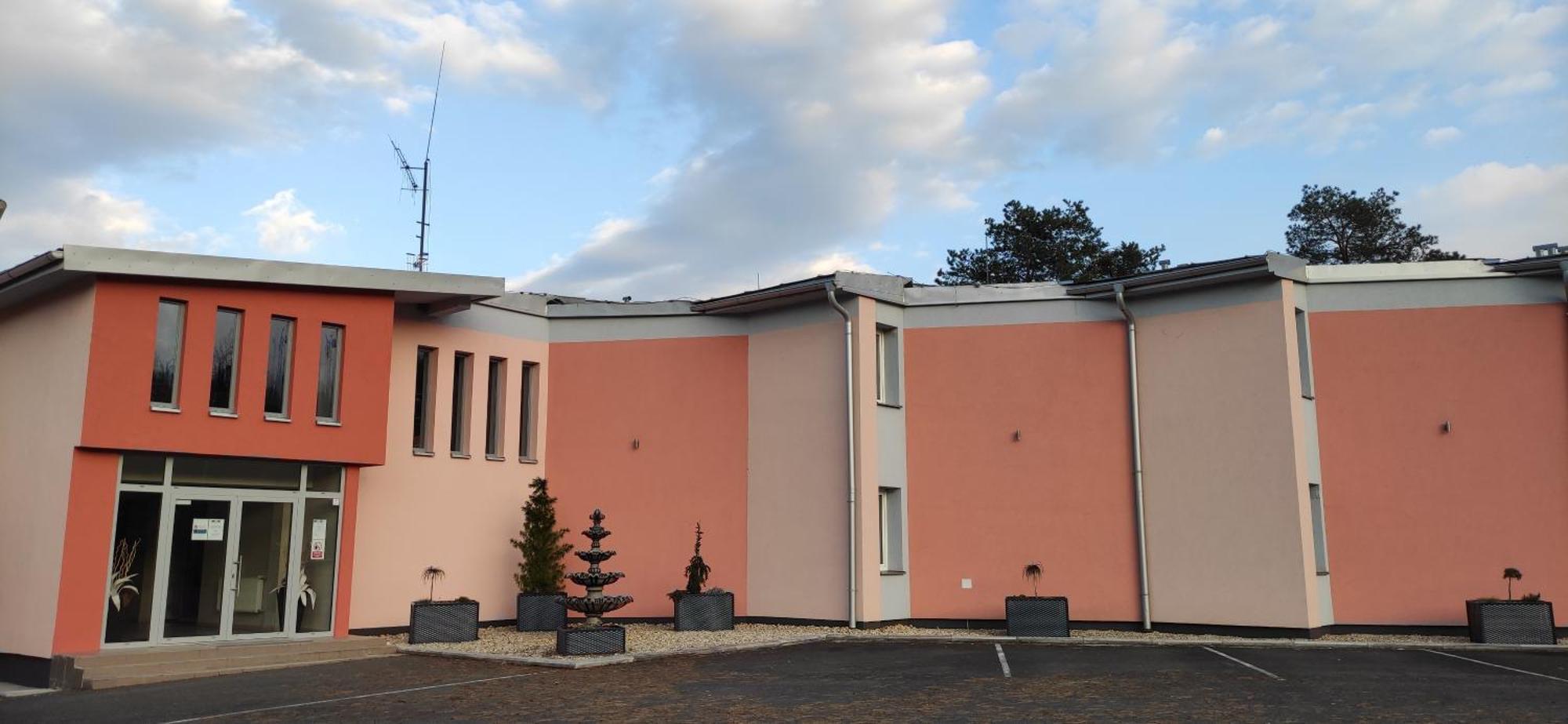 Hotel Merkur Kaluza Luaran gambar