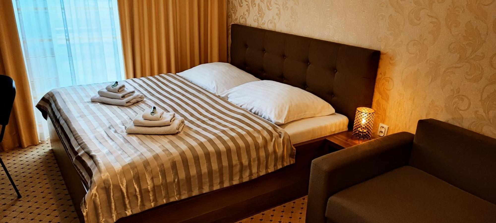 Hotel Merkur Kaluza Luaran gambar